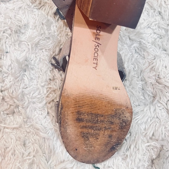 Sole Society Delilah Fringe Block Taupe Heeled Sandals 7.5 - Picture 5 of 10